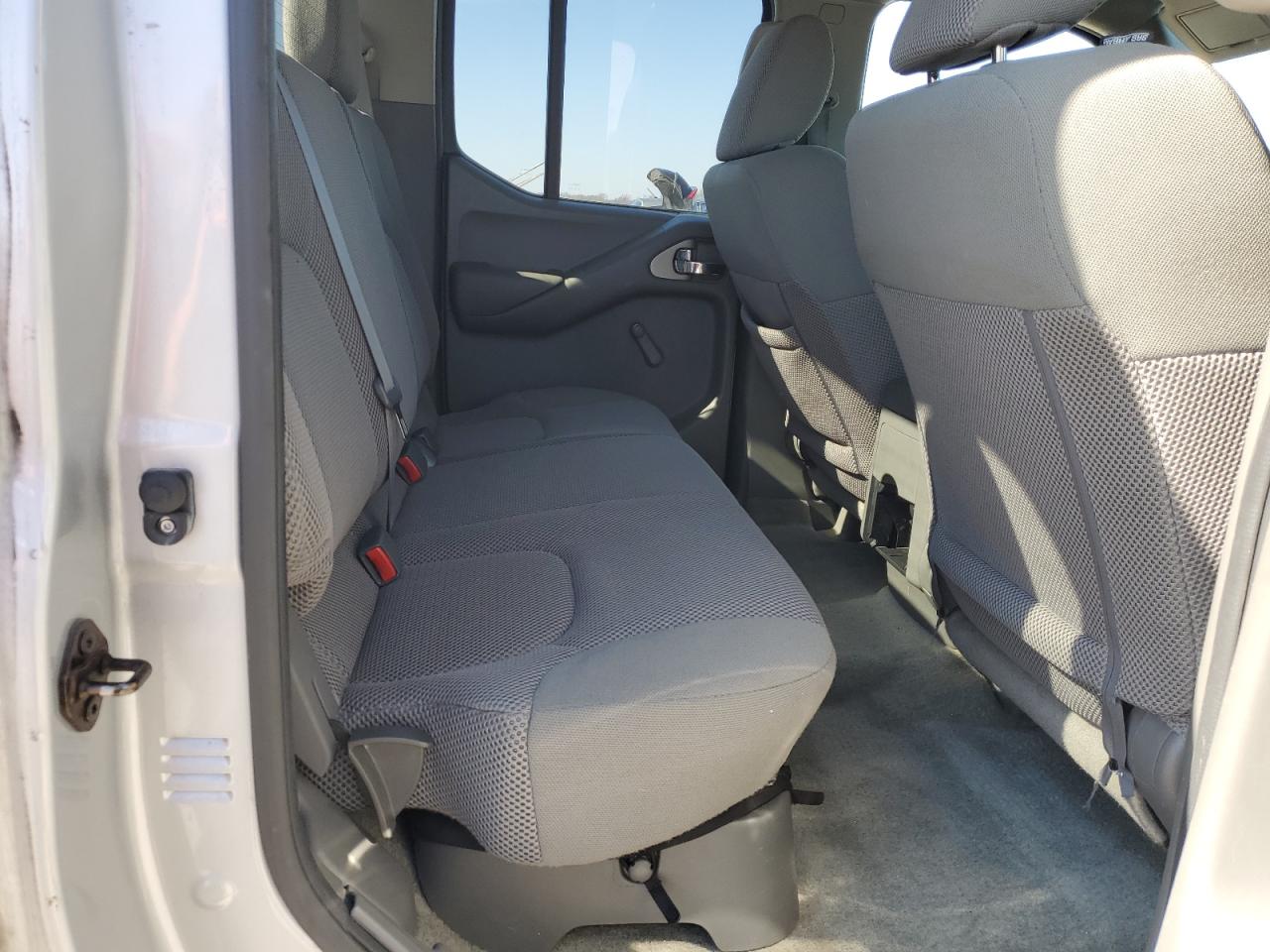 2016 Nissan Navara (Frontier) - Image 10