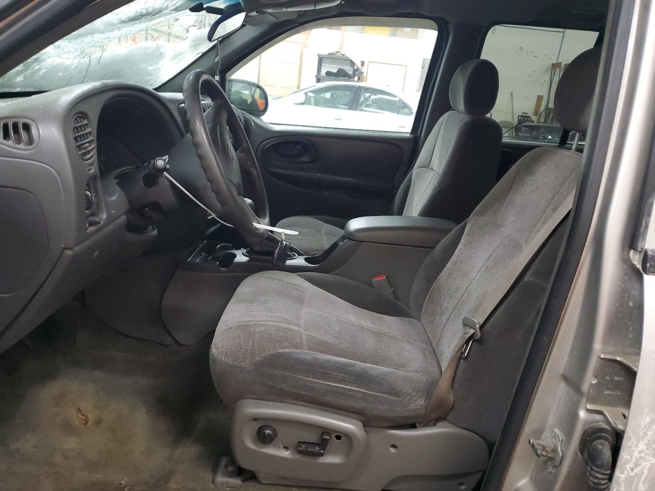 2004 Chevrolet TrailBlazer - Image 7