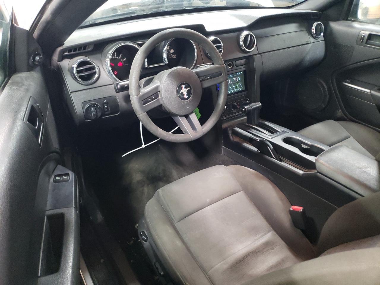 2005 Ford Mustang - Image 8