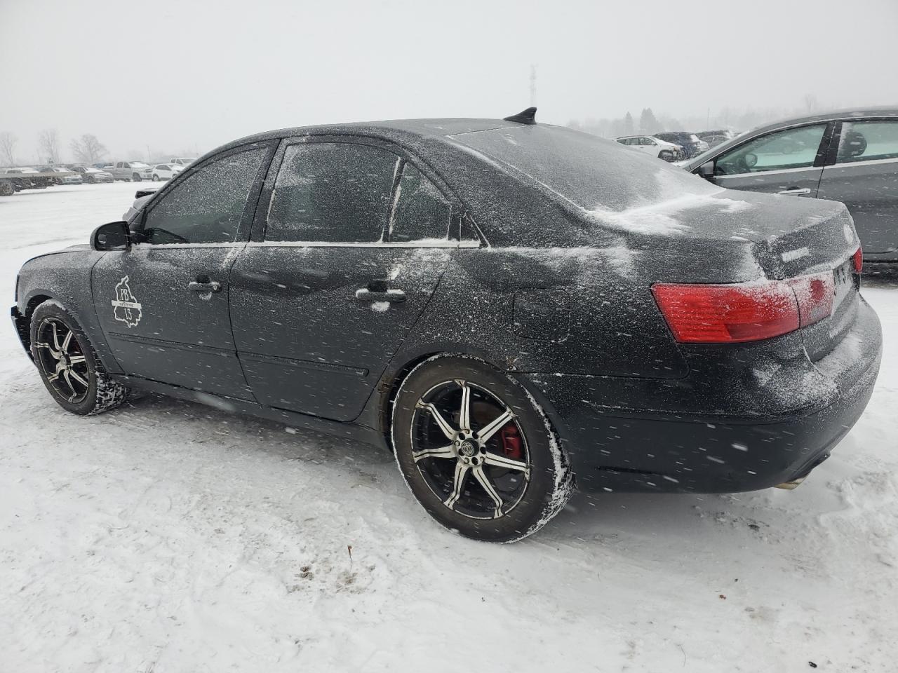 2010 Hyundai Sonata - Image 2