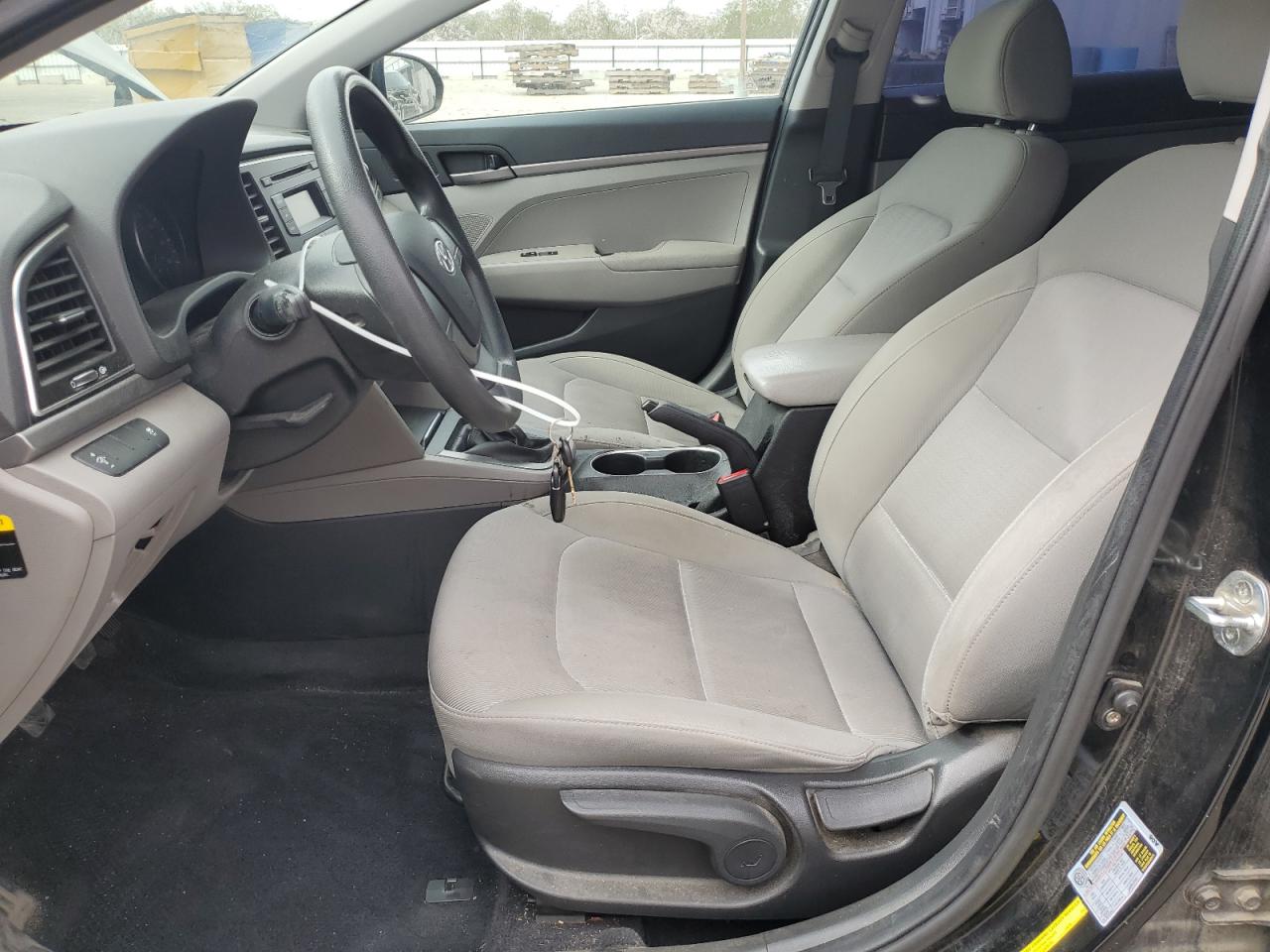 2017 Hyundai Elantra - Image 7