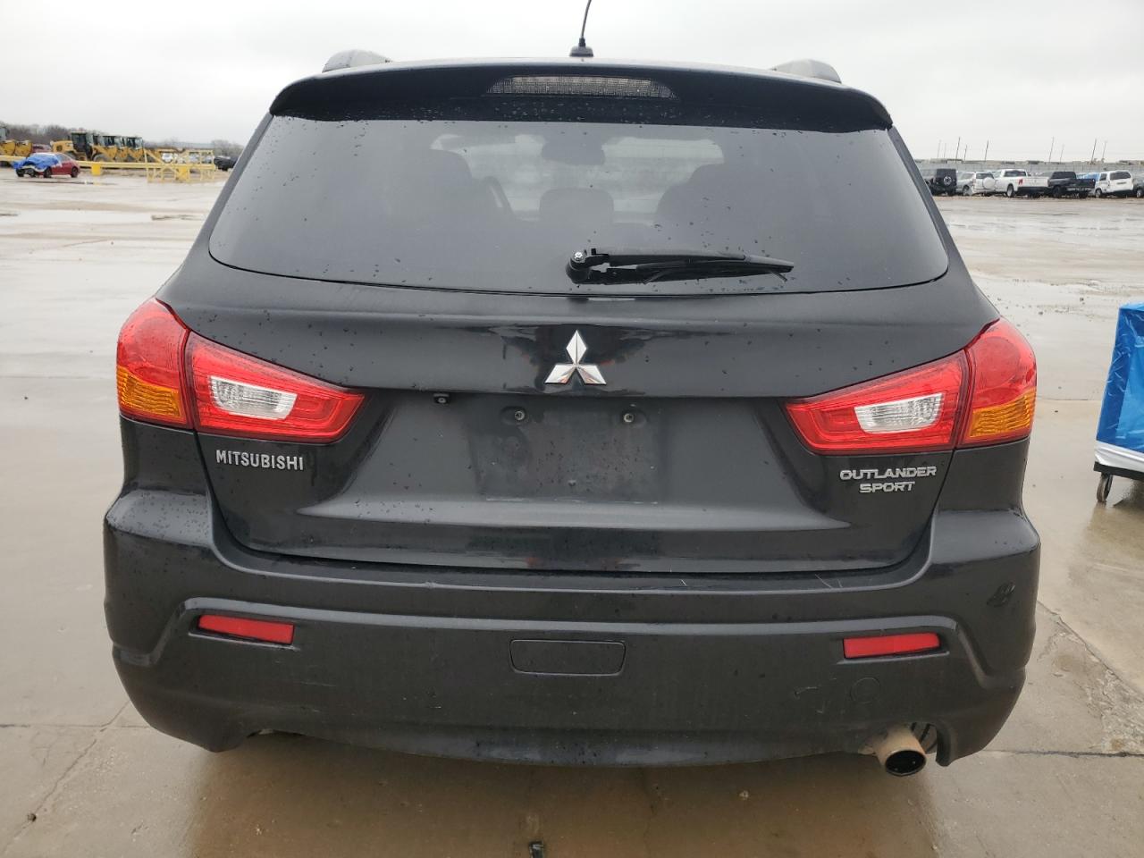 2012 Mitsubishi Outlander - Image 6