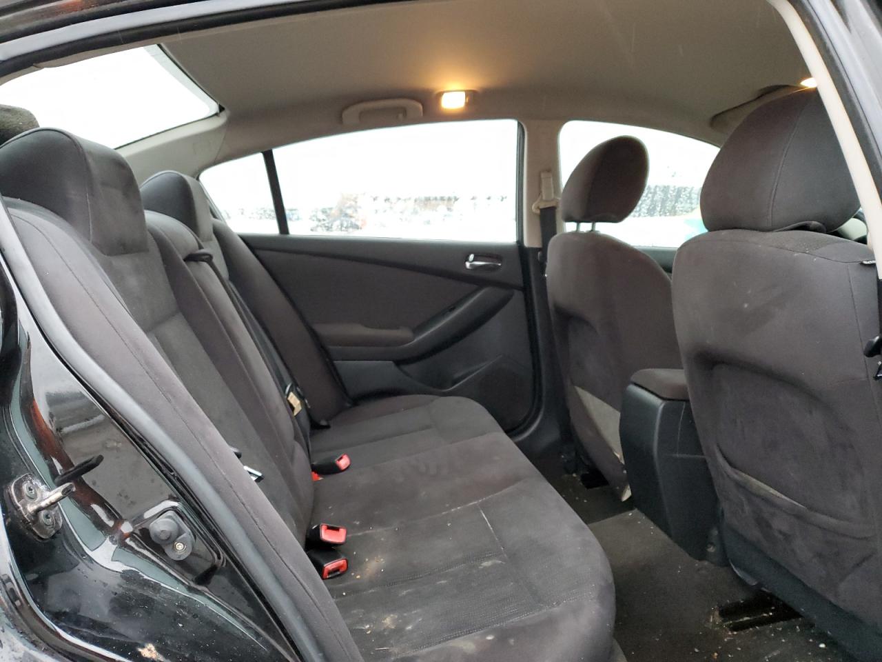 2010 Nissan Altima - Image 10