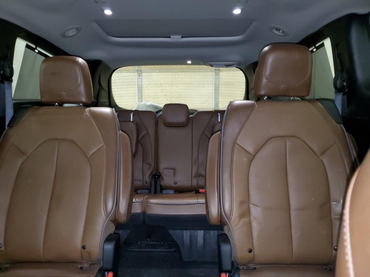 2017 Chrysler Pacifica - Image 10