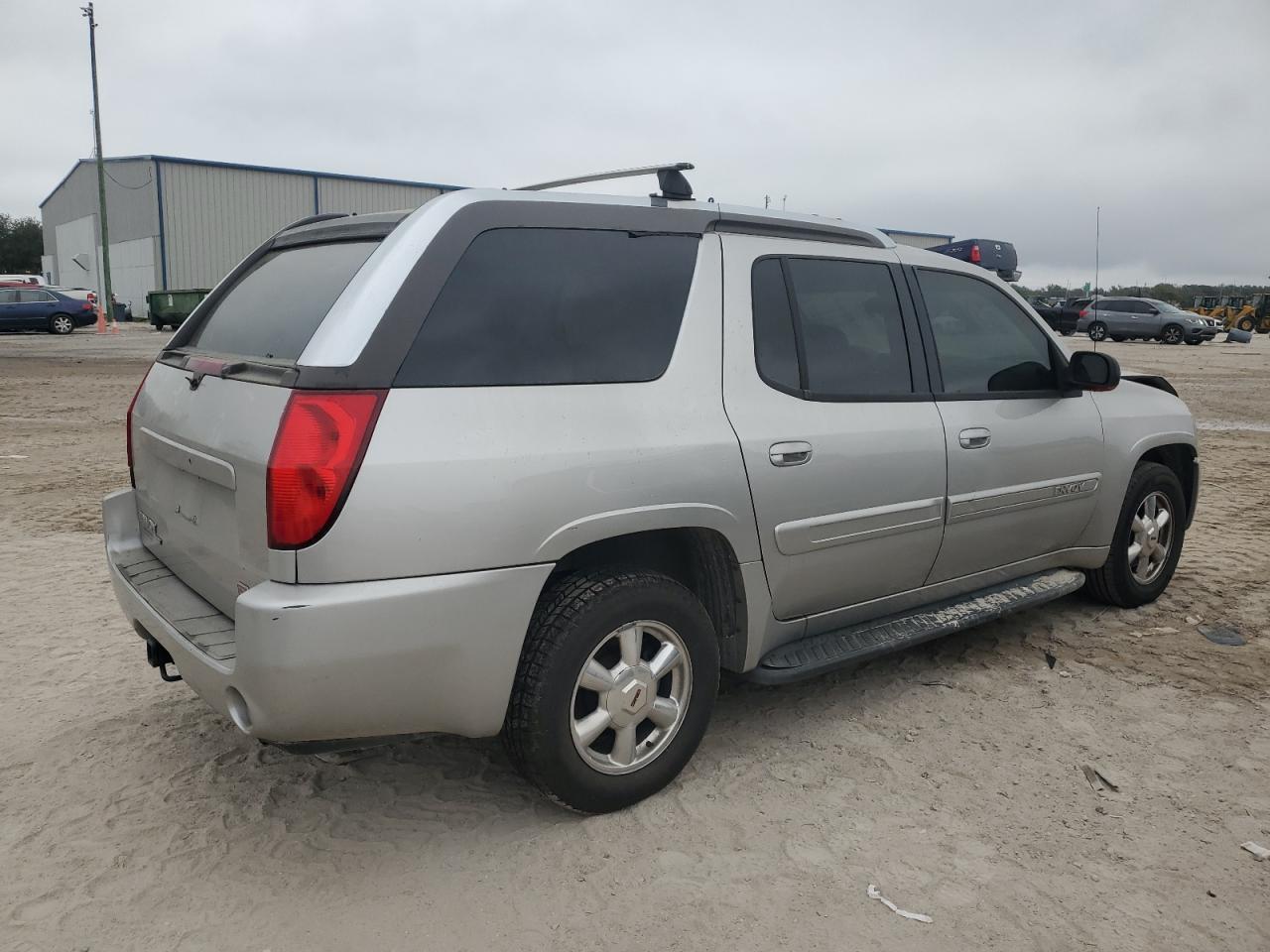 2004 GMC Envoy - Image 3