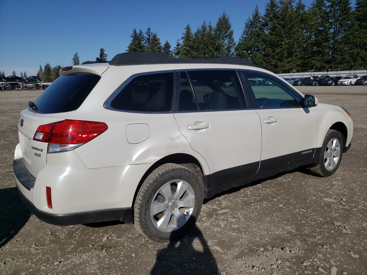 2011 Subaru Outback - Image 3