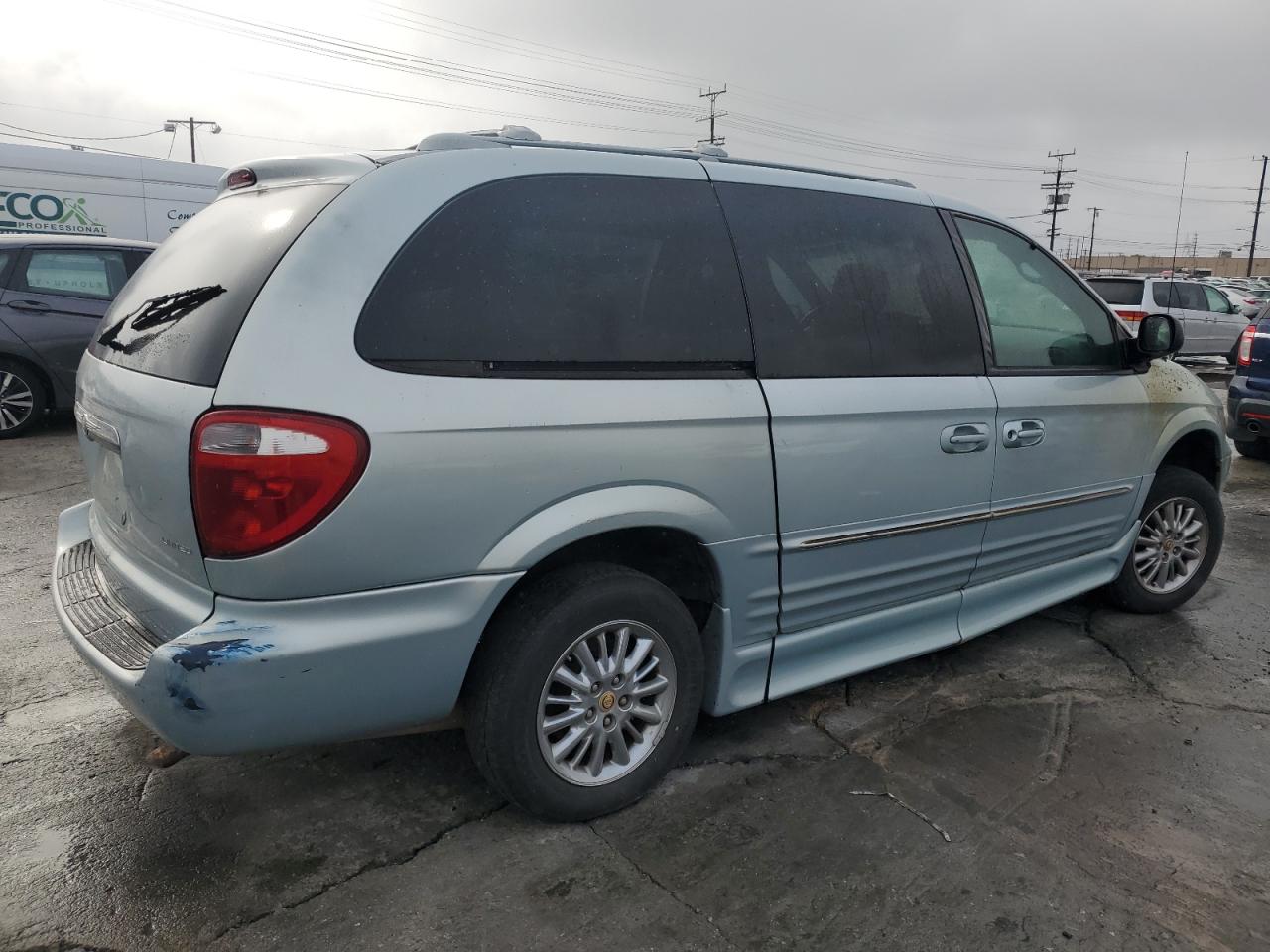 2002 Chrysler Town & Country - Image 3