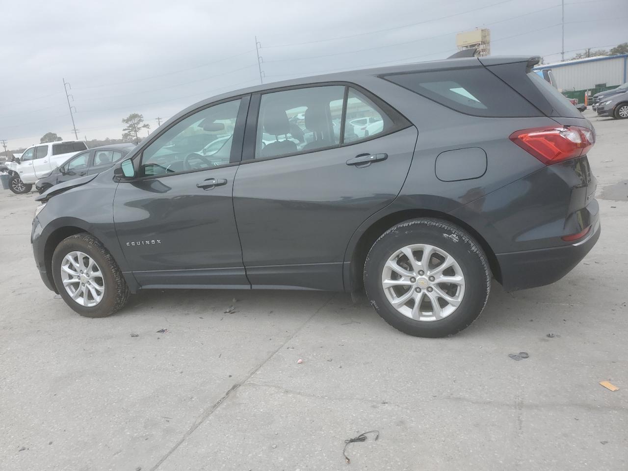 2018 Chevrolet Equinox - Image 2