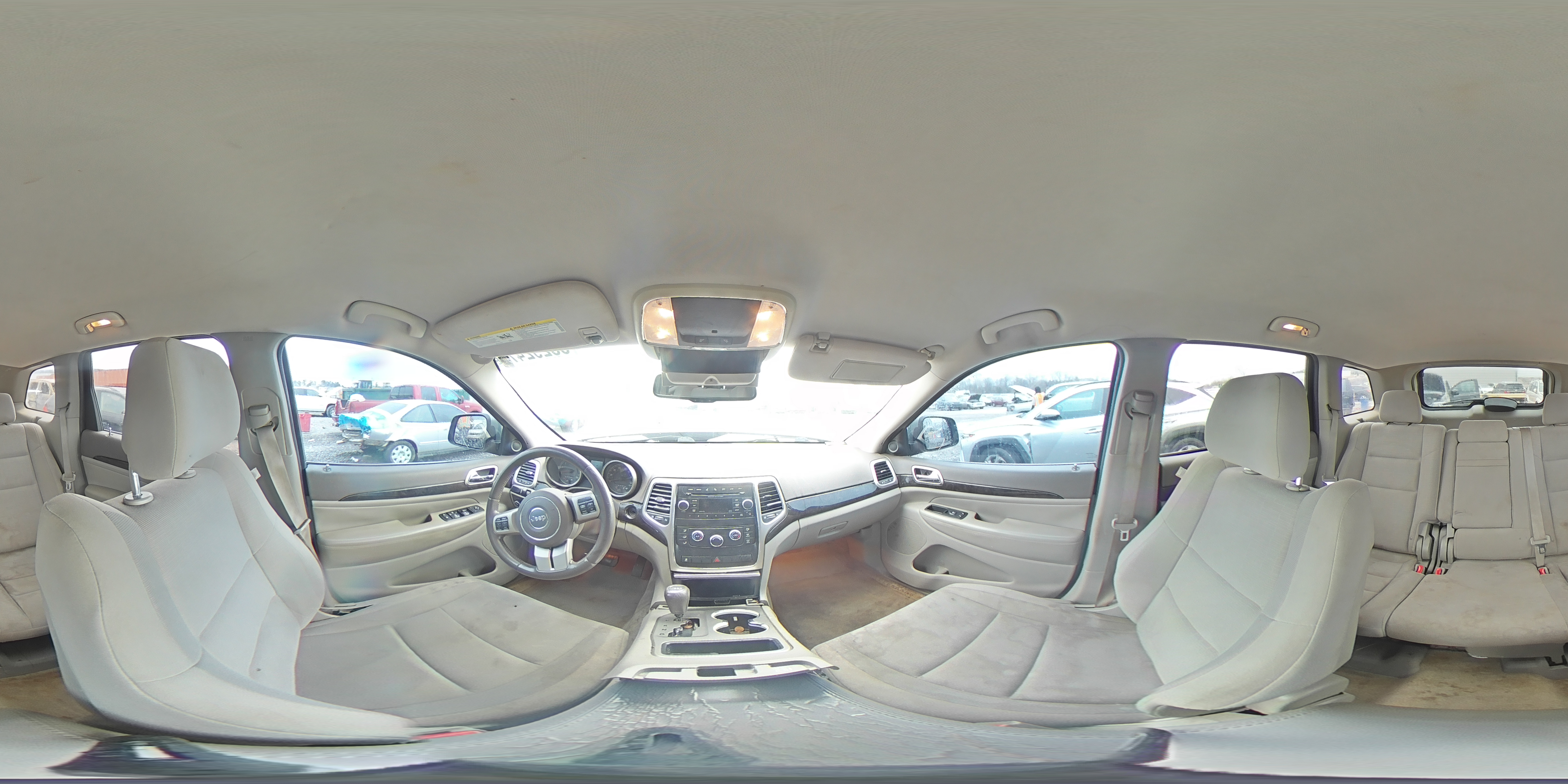 2012 Jeep Grand Cherokee - Image 13
