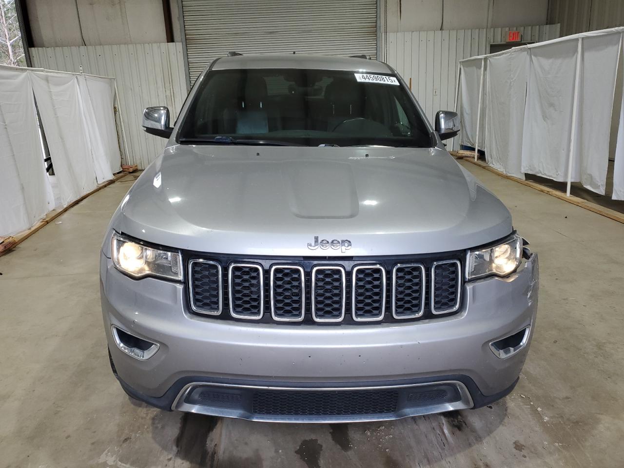 2017 Jeep Grand Cherokee - Image 5