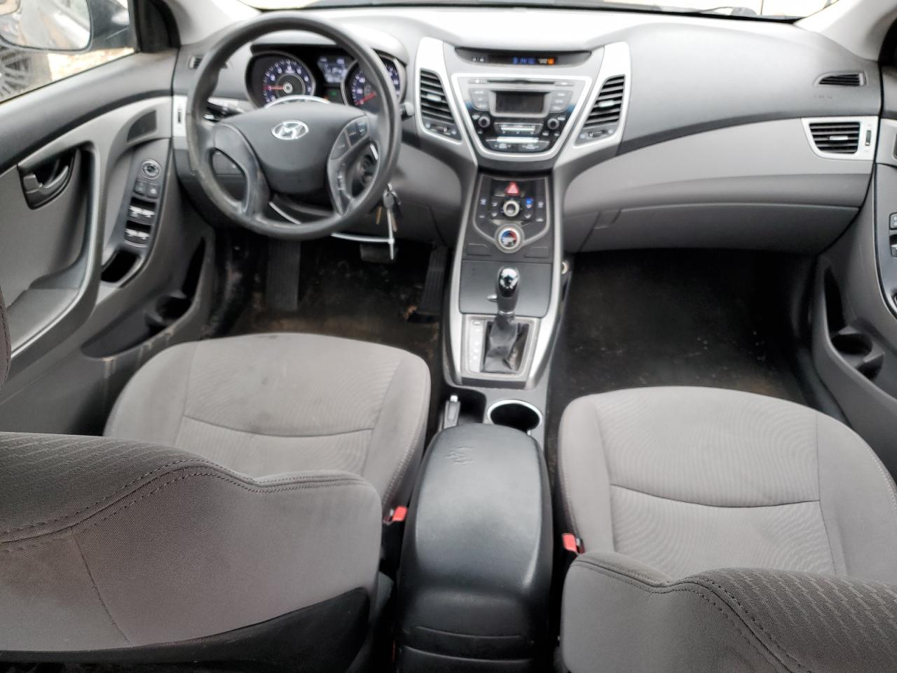 2015 Hyundai Elantra - Image 8