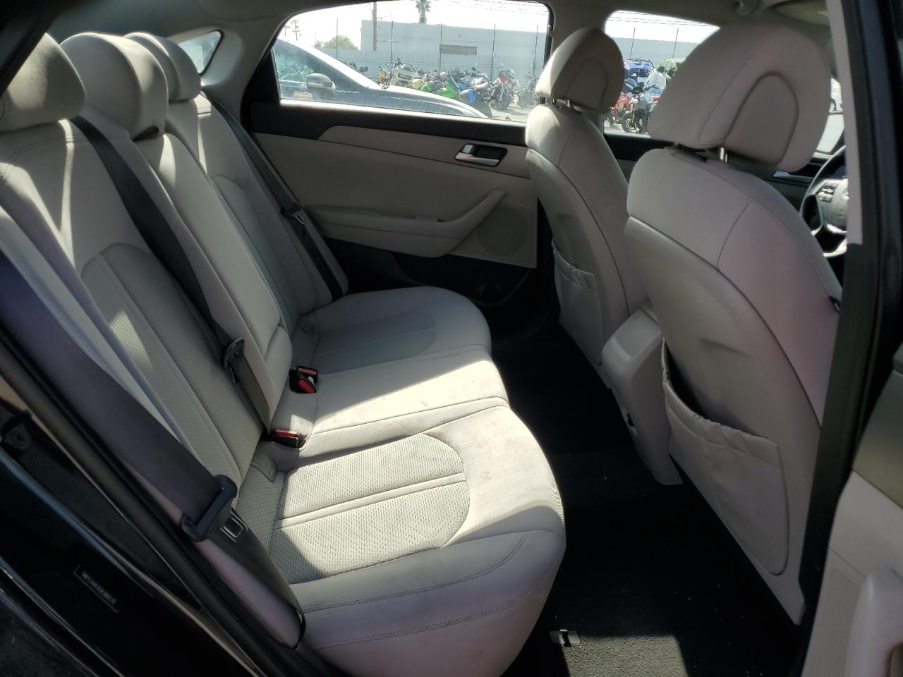 2016 Hyundai Sonata - Image 11