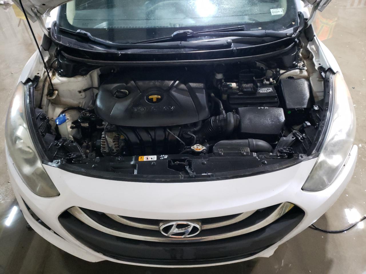 2013 Hyundai Elantra - Image 11