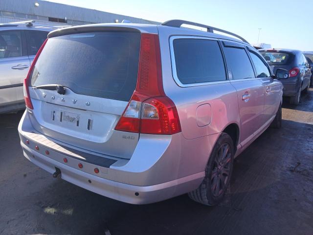 2010 VOLVO V70 SE D A