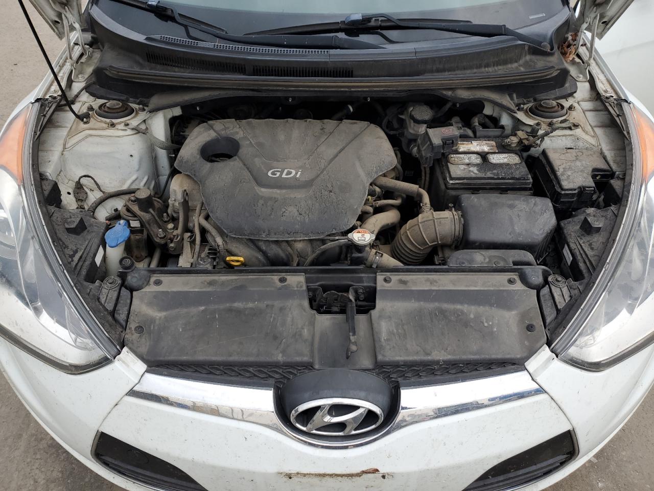 2012 Hyundai Veloster - Image 11