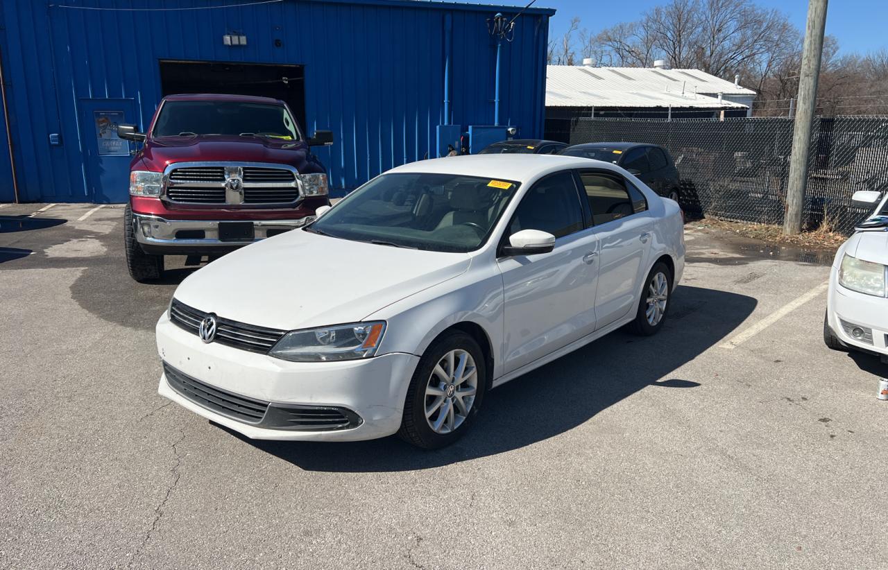 2014 Volkswagen Jetta - Image 2