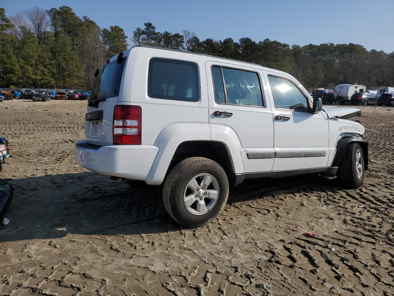 2012 Jeep Liberty (North America) - Image 3