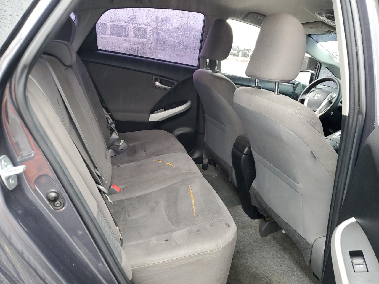 2015 Toyota Prius - Image 10