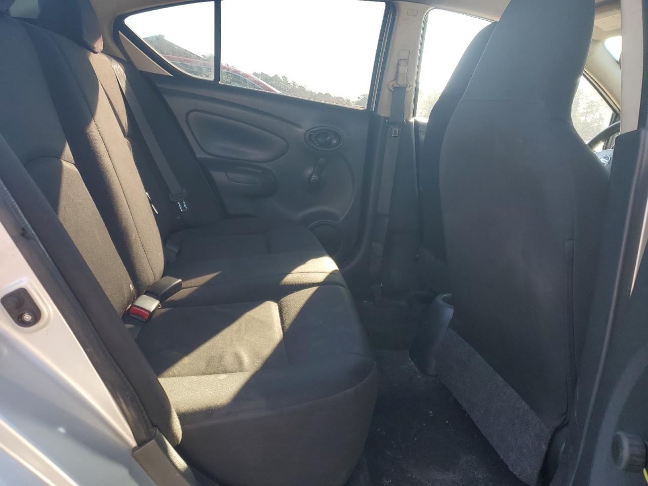 2015 Nissan Versa - Image 10