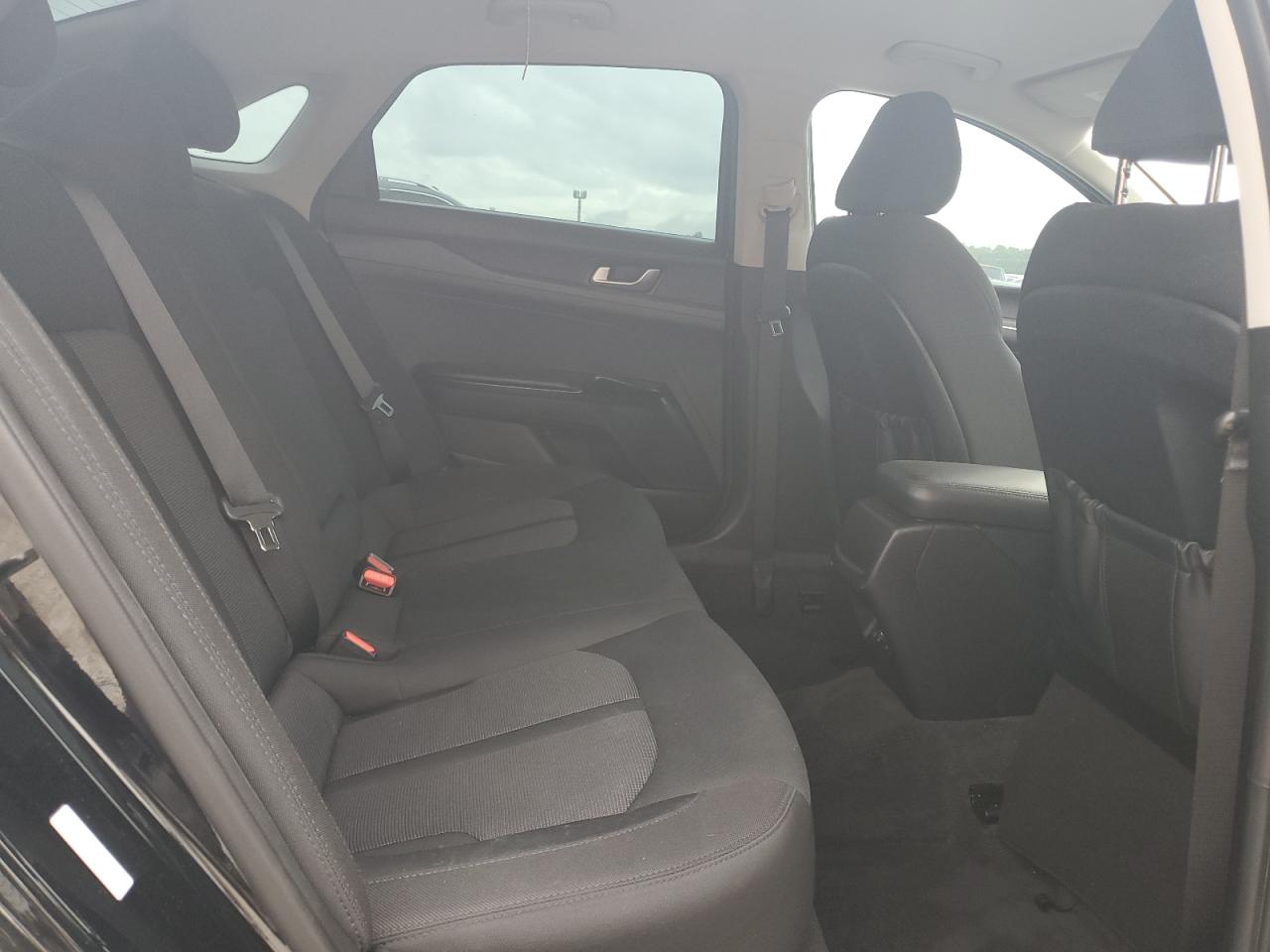 2022 Kia K5 - Image 10