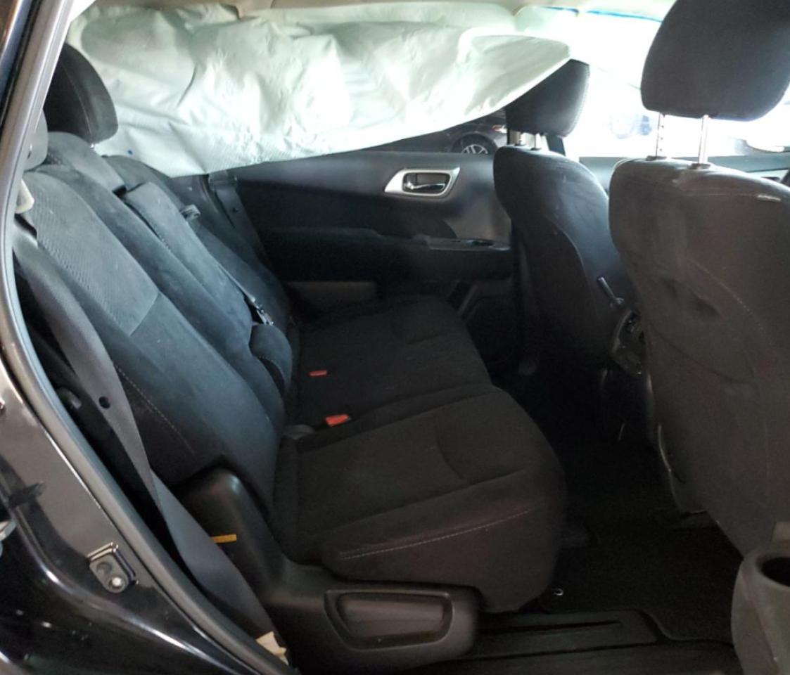 2015 Nissan Pathfinder - Image 11