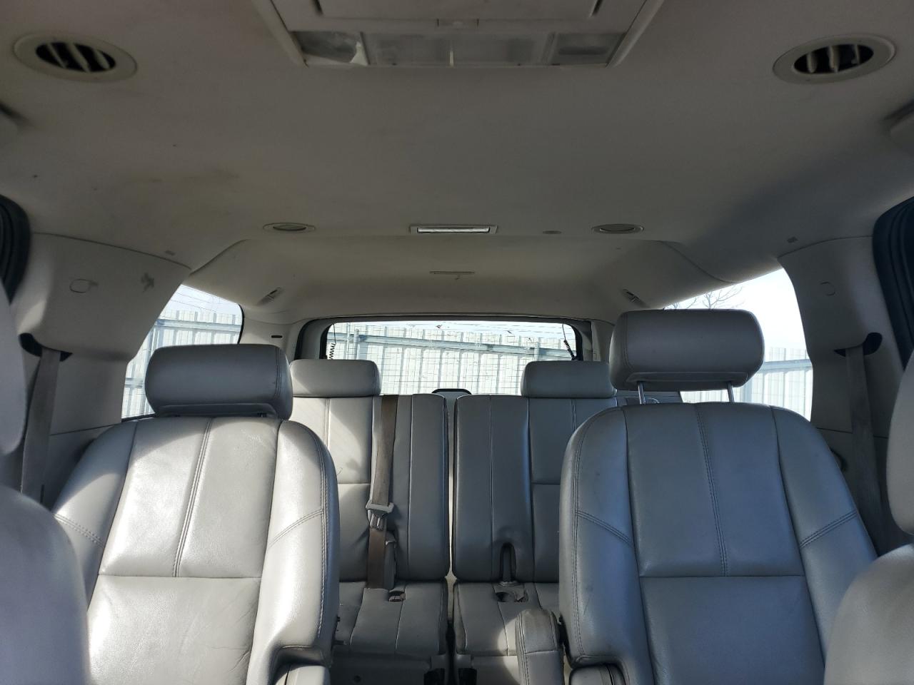 2007 GMC Yukon - Image 10