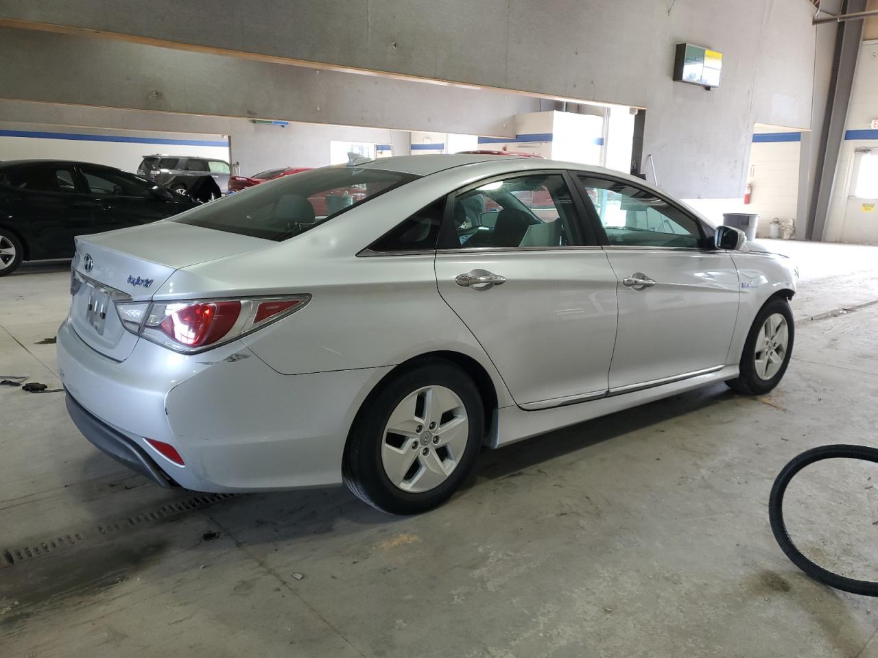 2012 Hyundai Sonata - Image 3