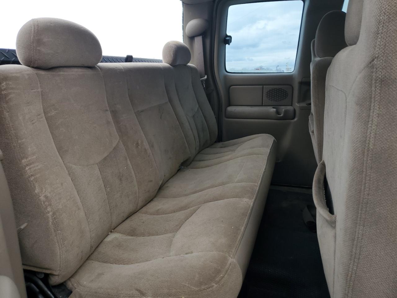 2003 GMC Sierra - Image 10