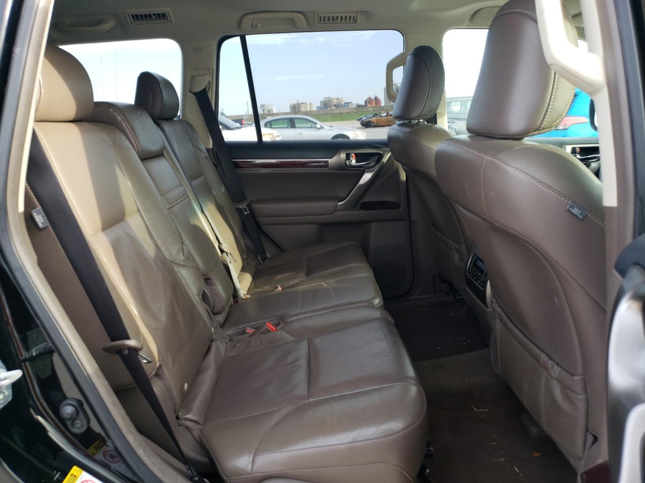 2015 Lexus GX - Image 12