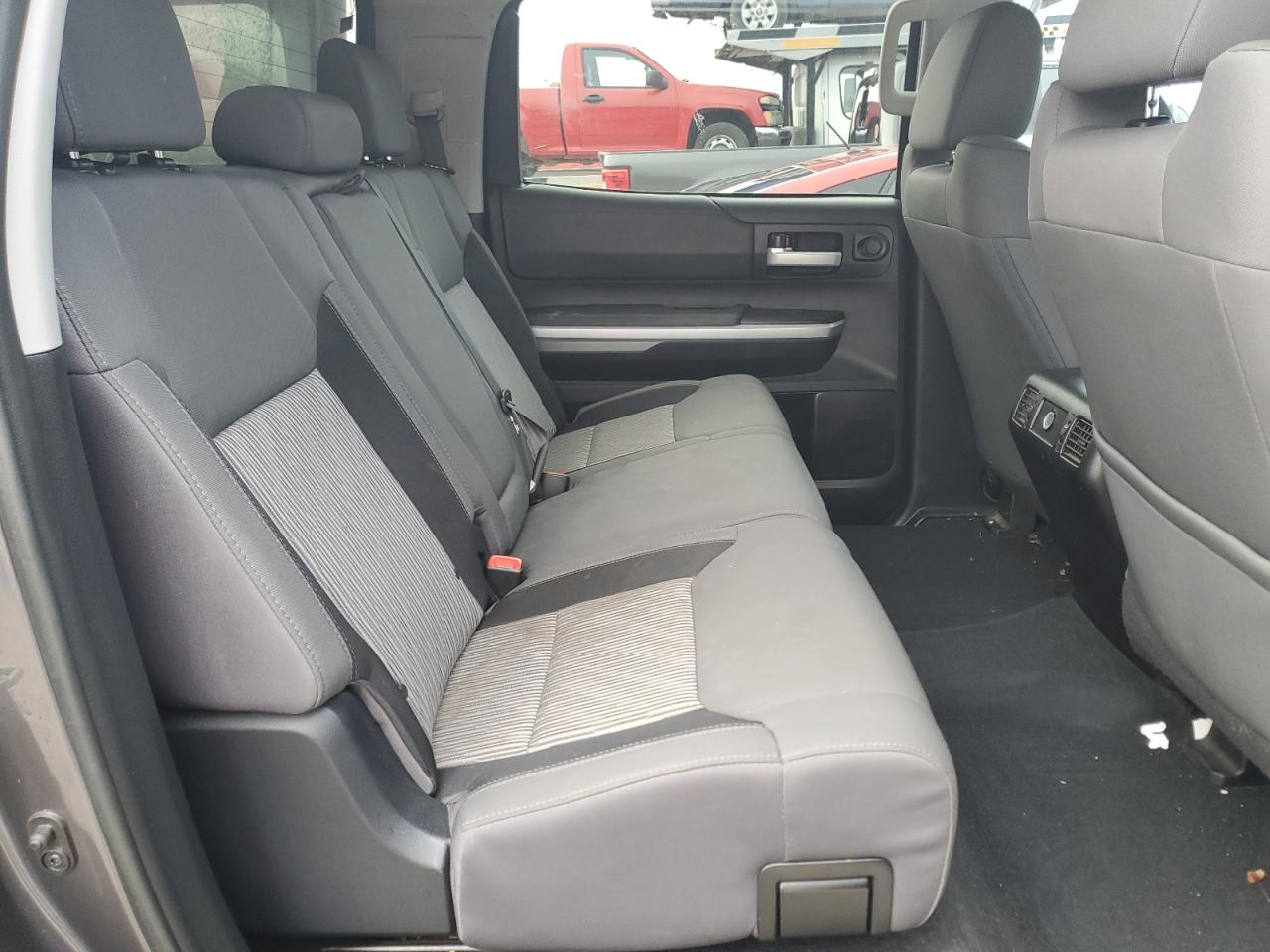 2016 Toyota Tundra - Image 10