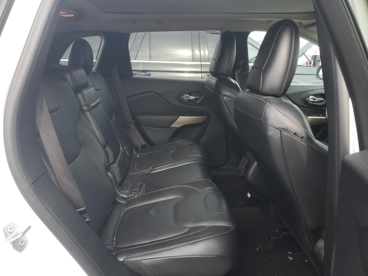 2018 Jeep Grand Cherokee - Image 11
