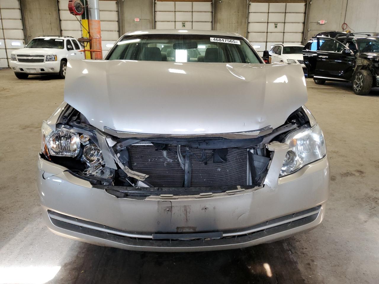 2007 Toyota Avalon - Image 5
