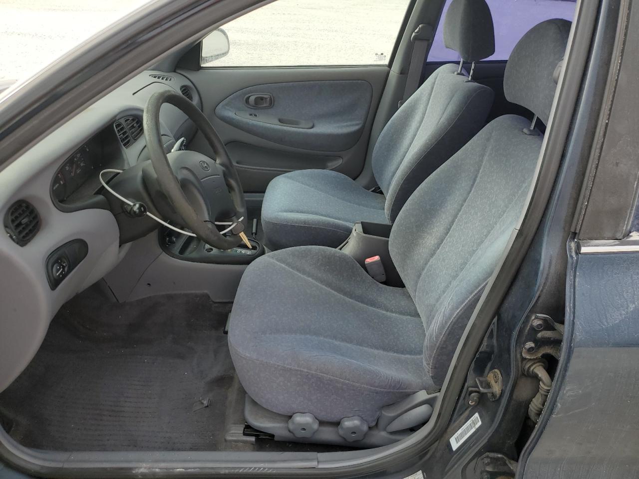 2000 Hyundai Elantra - Image 7