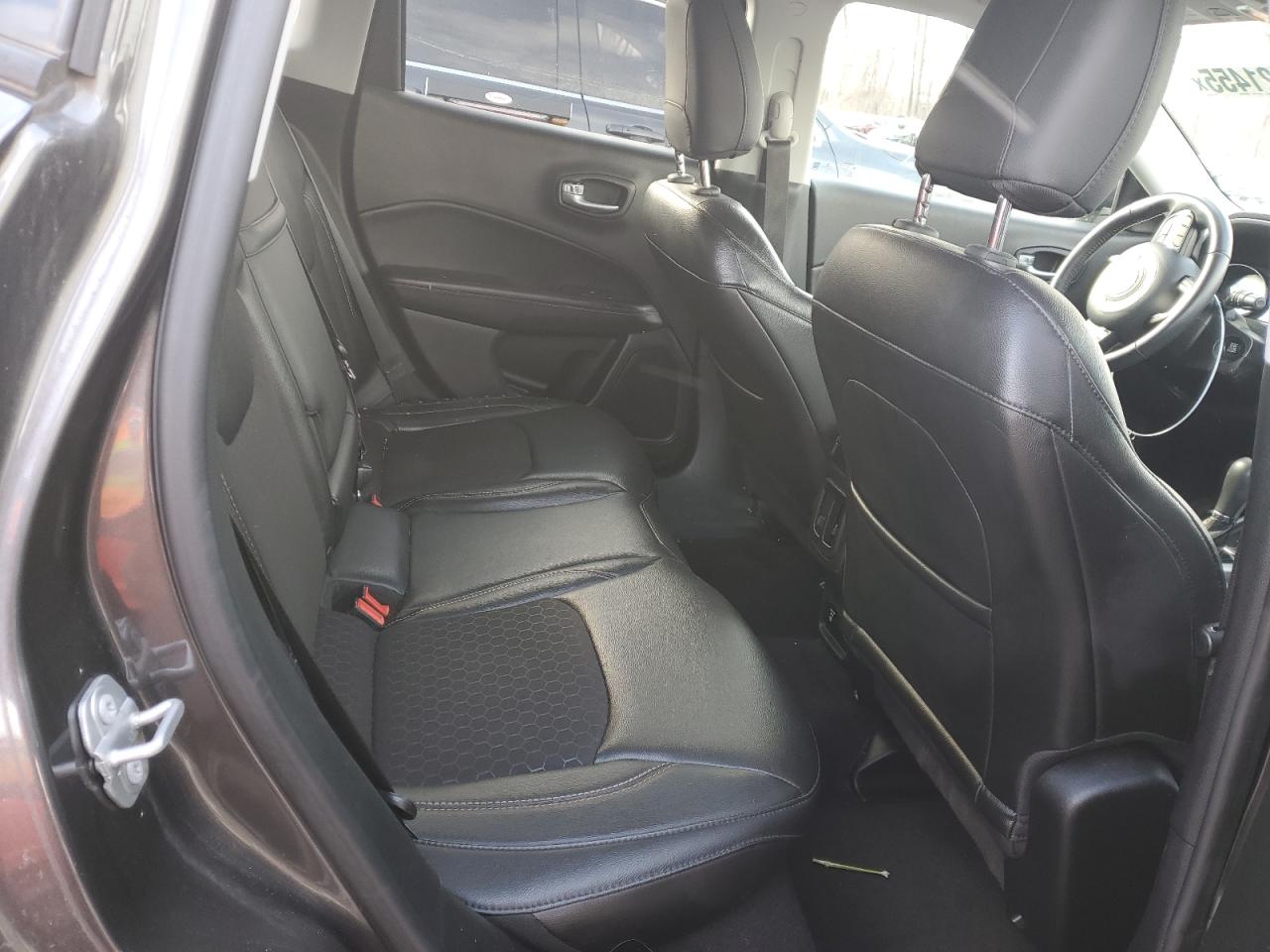 2018 Jeep Compass - Image 10