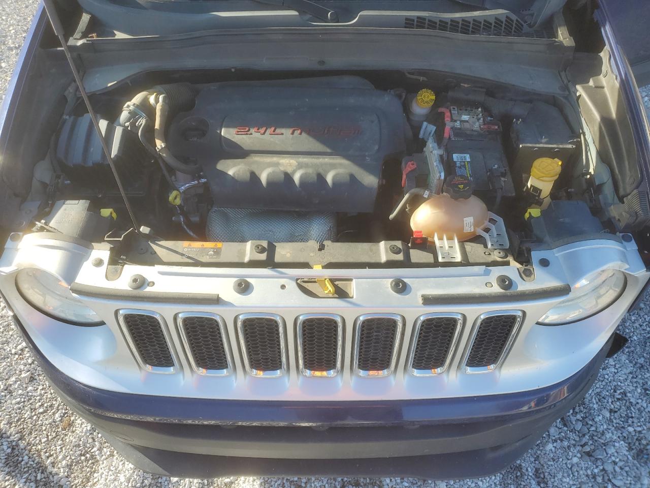 2016 Jeep Renegade - Image 13