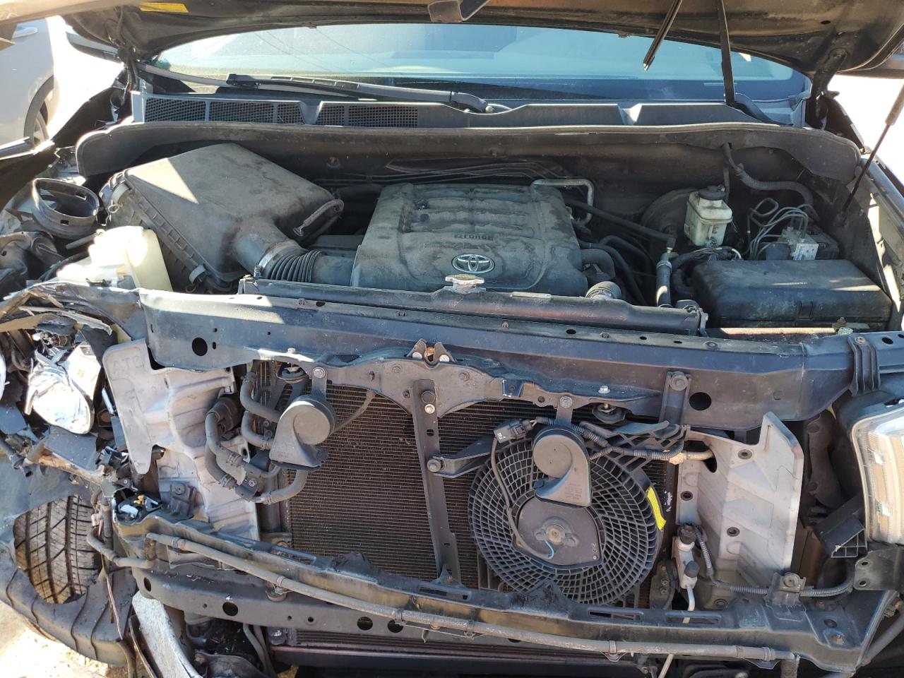 2011 Toyota Sequoia - Image 12