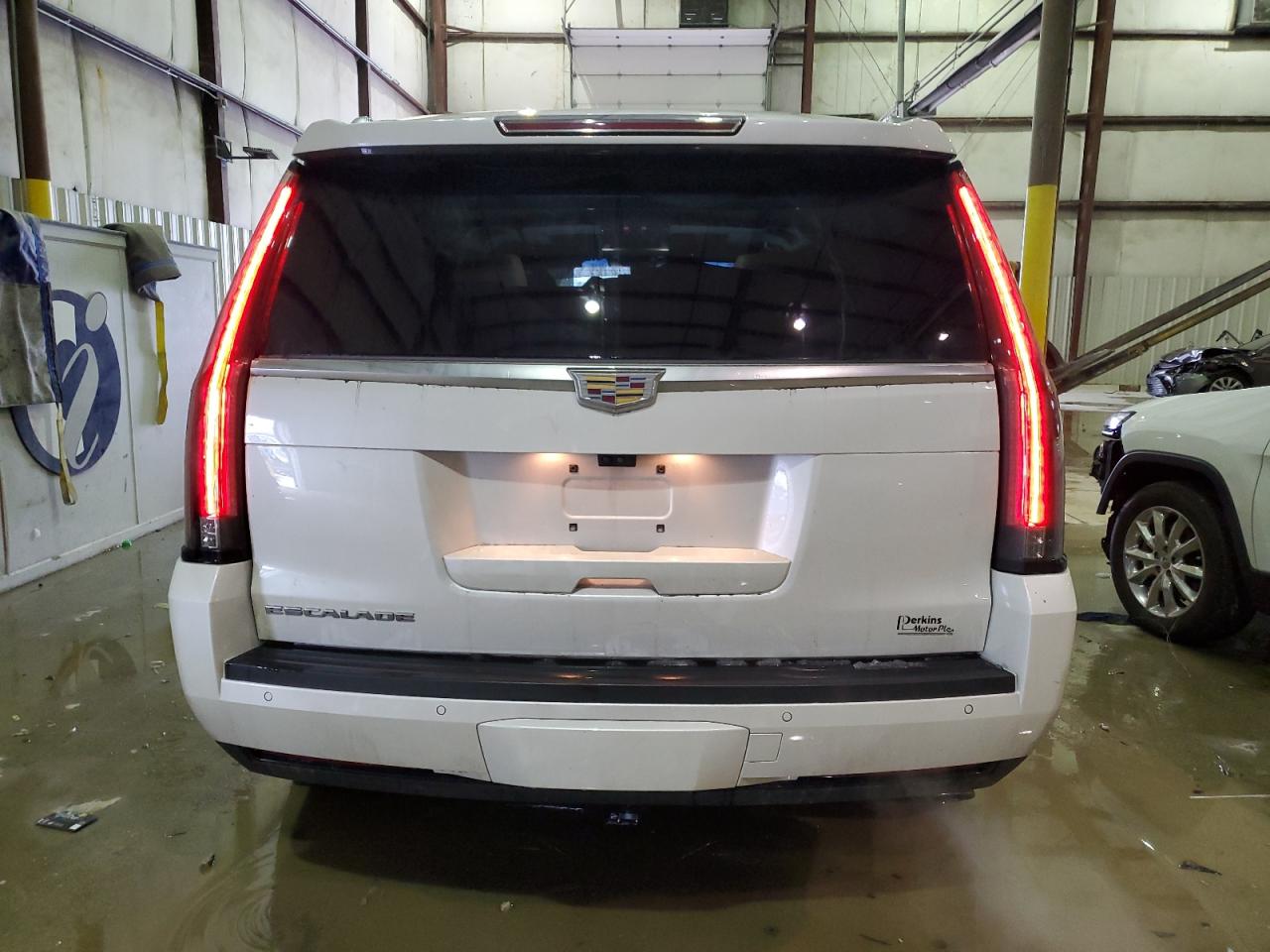 2017 Cadillac Escalade - Image 6