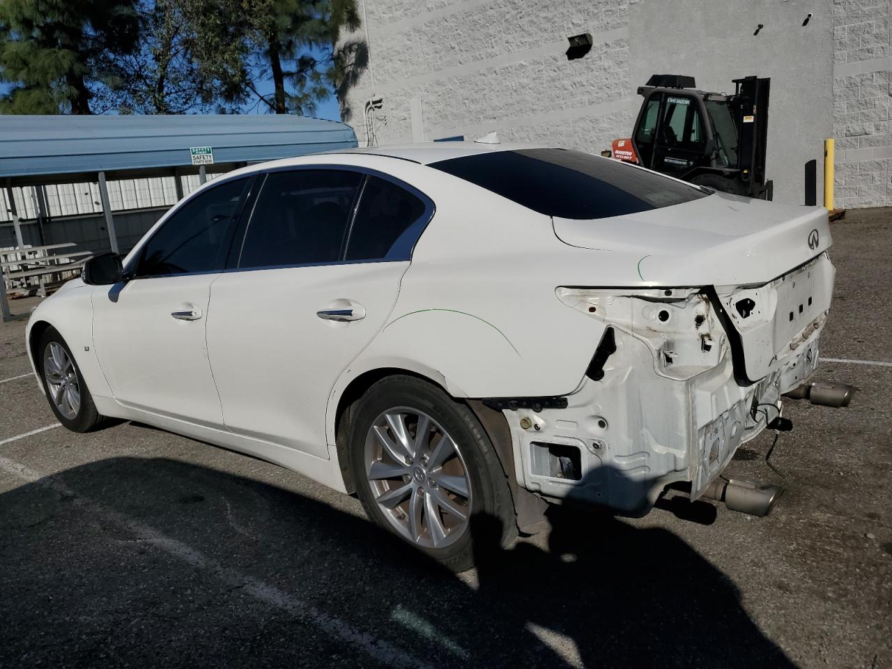 2015 Infiniti Q50 - Image 2