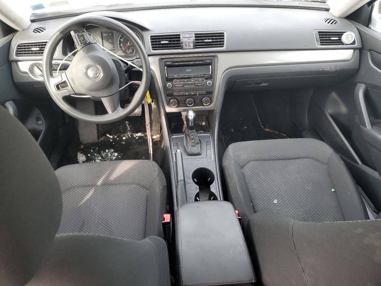 2014 Volkswagen Passat - Image 8