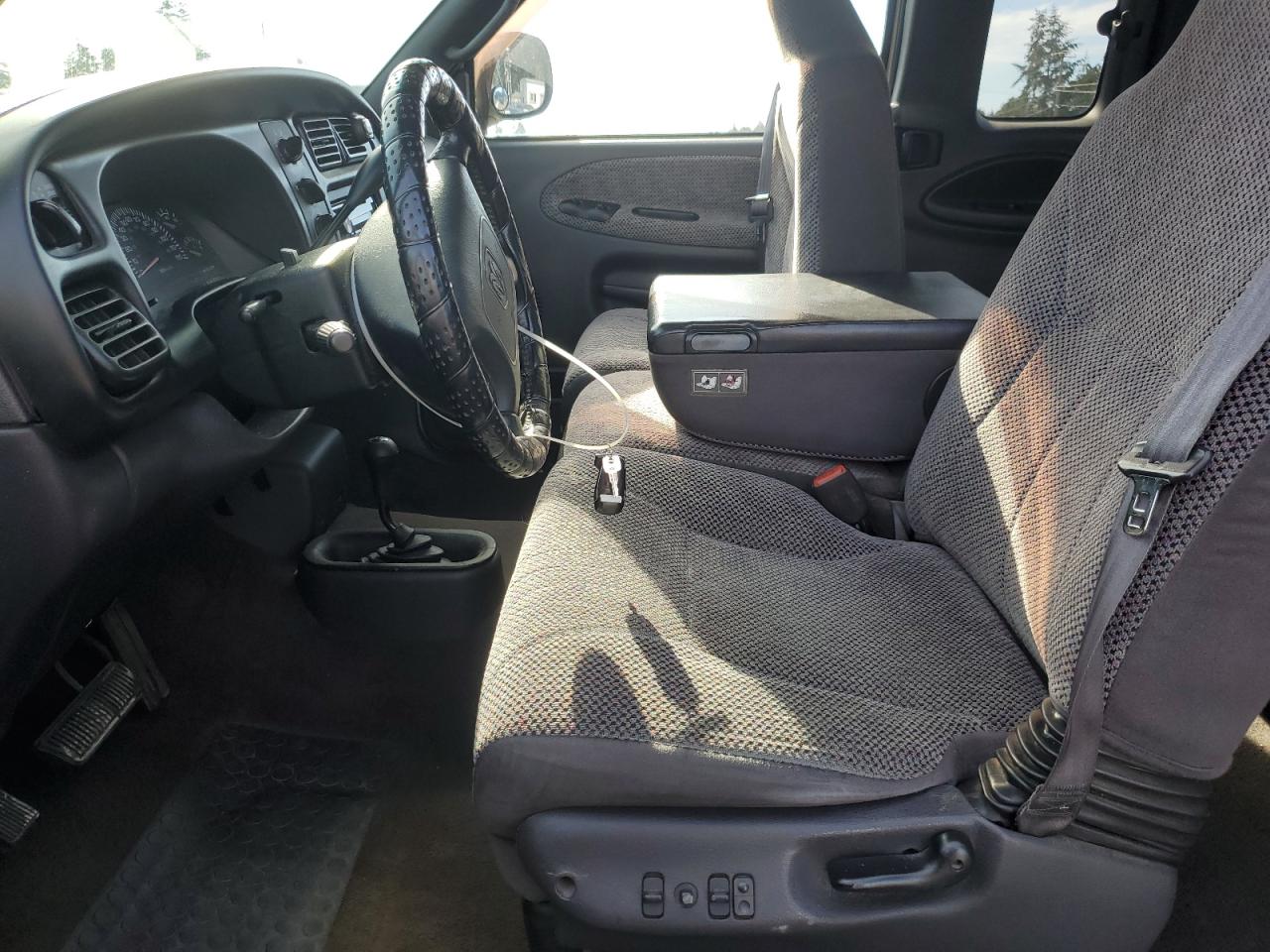 2001 Dodge RAM - Image 7