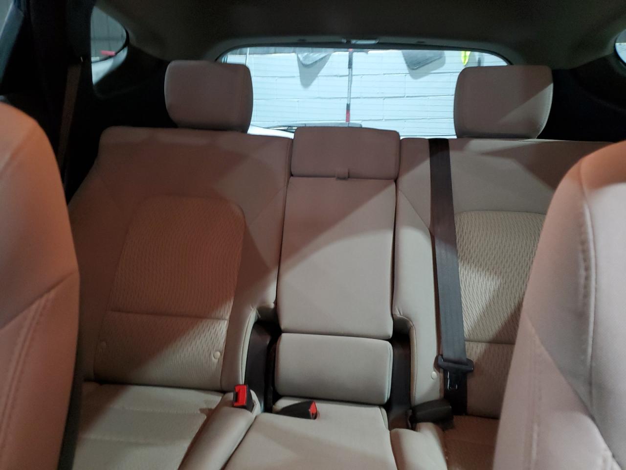2018 Hyundai Santa Fe - Image 10