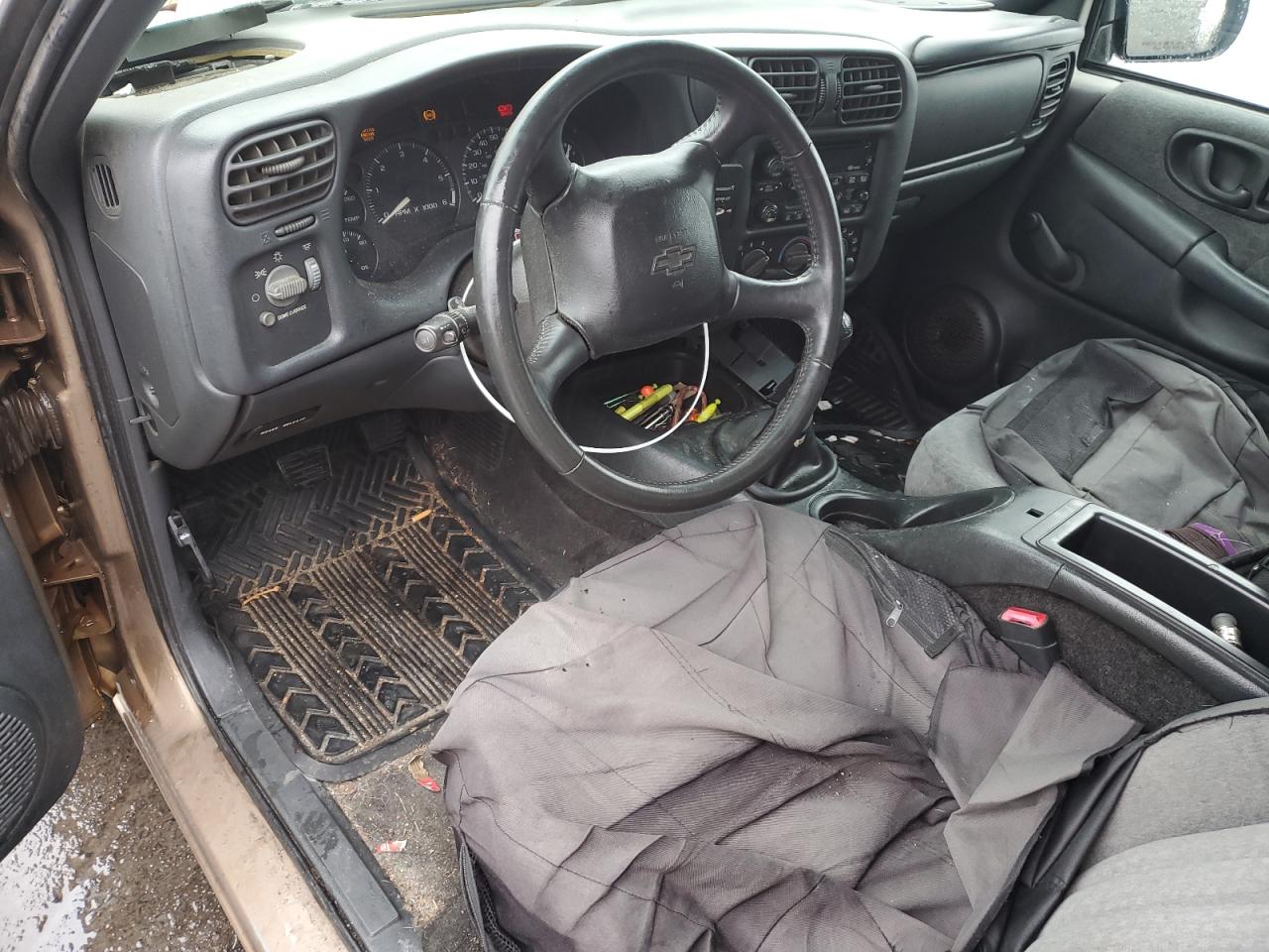 2002 Chevrolet S-10 Pickup - Image 8