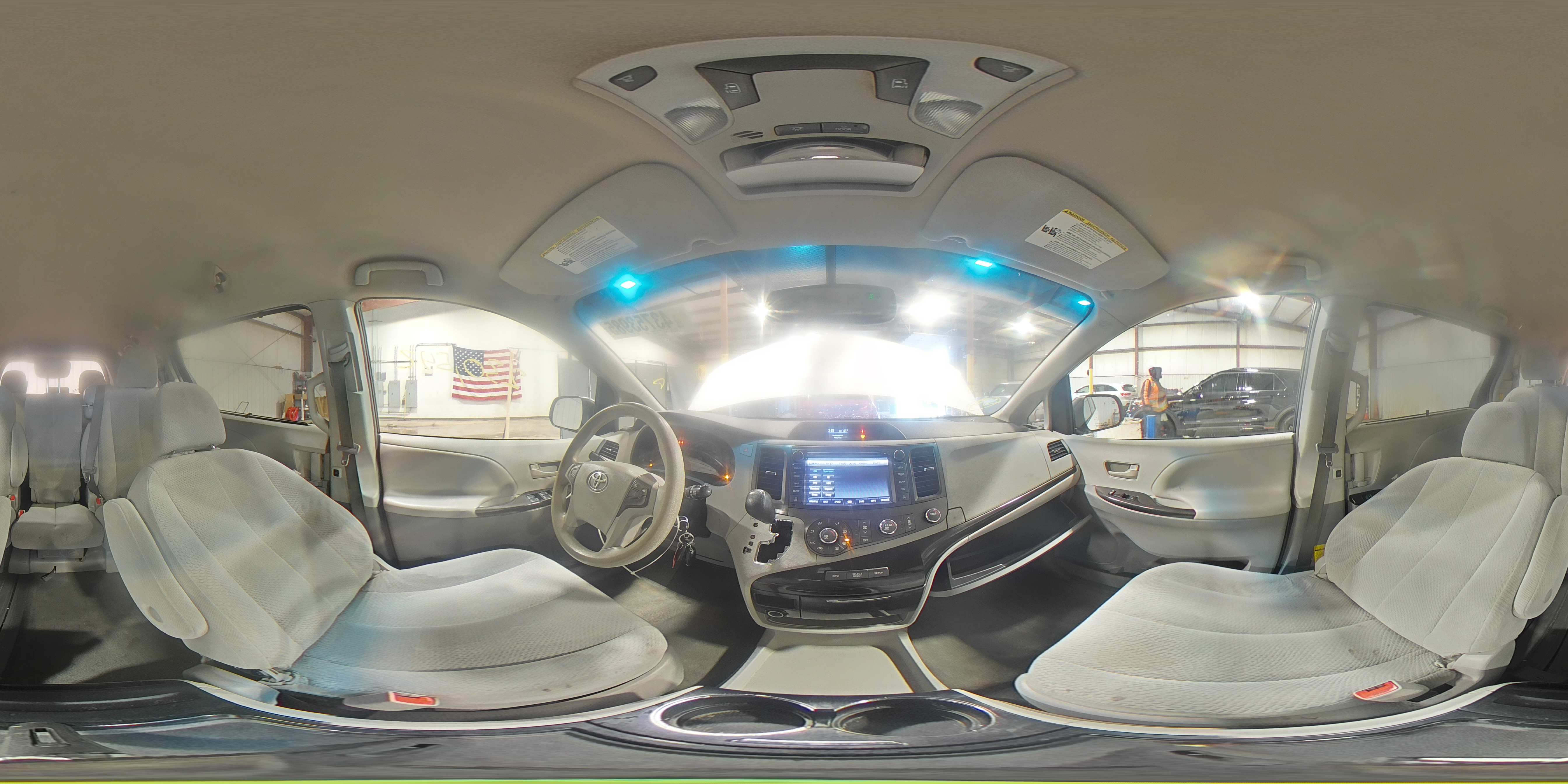 2012 Toyota Sienna - Image 15