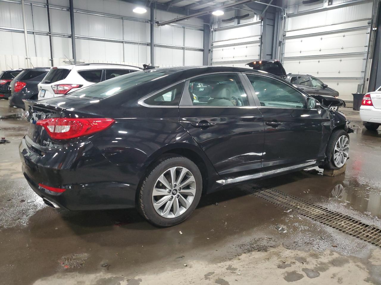 2016 Hyundai Sonata - Image 3