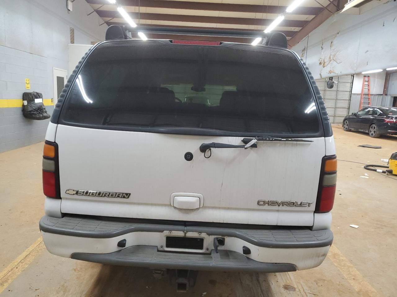 2005 Chevrolet Suburban - Image 6