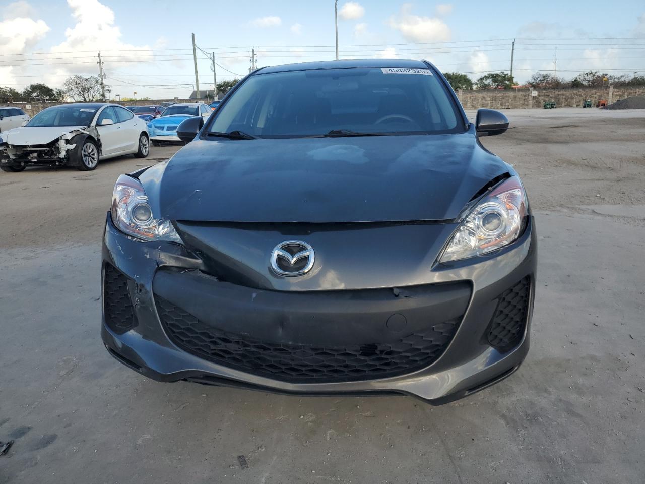 2013 Mazda 3 - Image 5