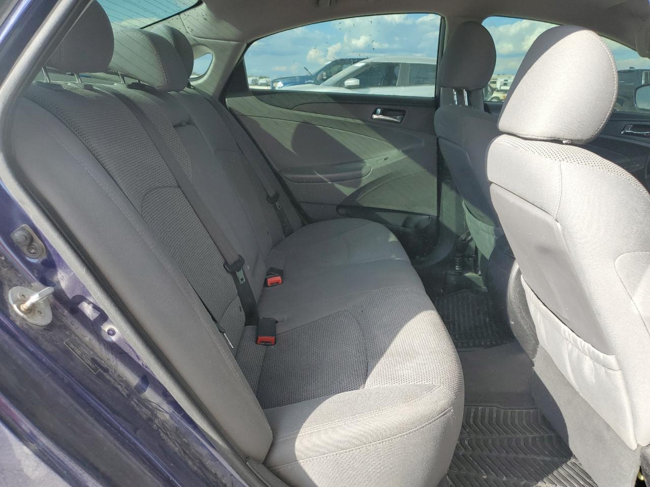 2013 Hyundai Sonata - Image 10