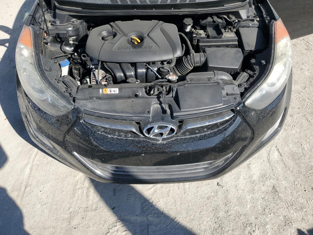 2013 Hyundai Elantra - Image 11