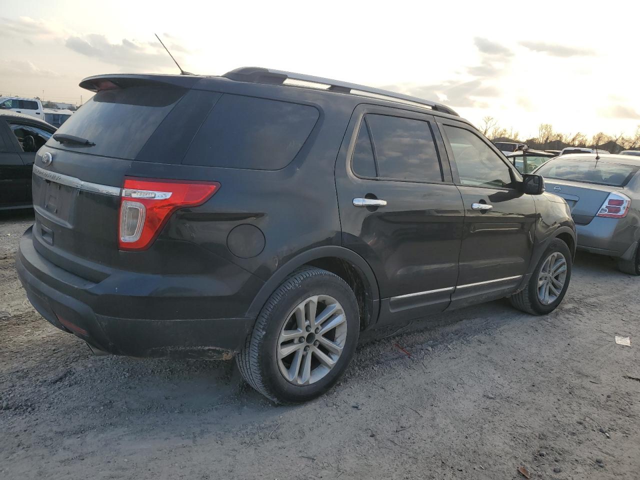 2011 Ford Explorer - Image 3