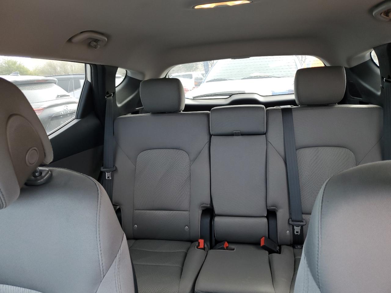 2014 Hyundai Santa Fe - Image 10